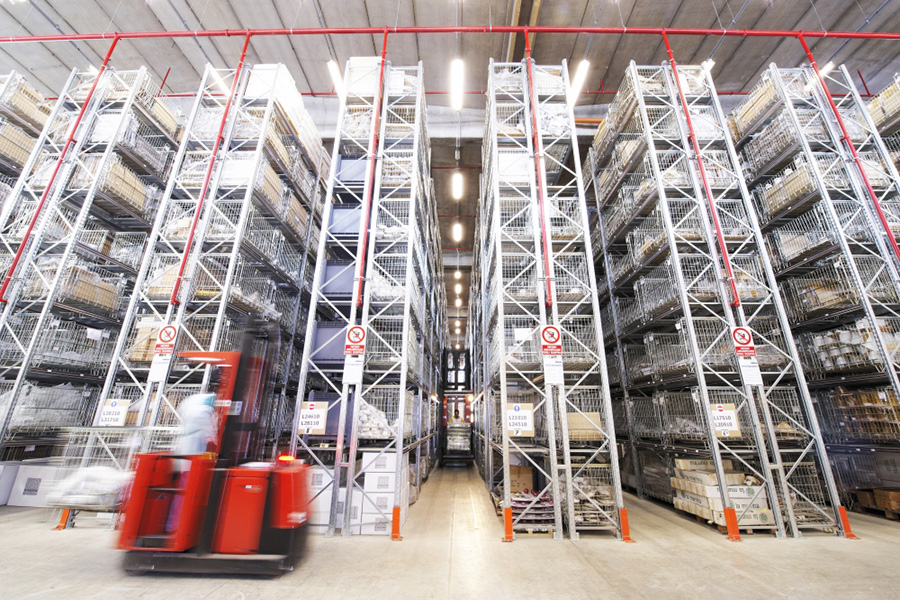 rafturi pentru depozitare paletizata cu culoar ingust