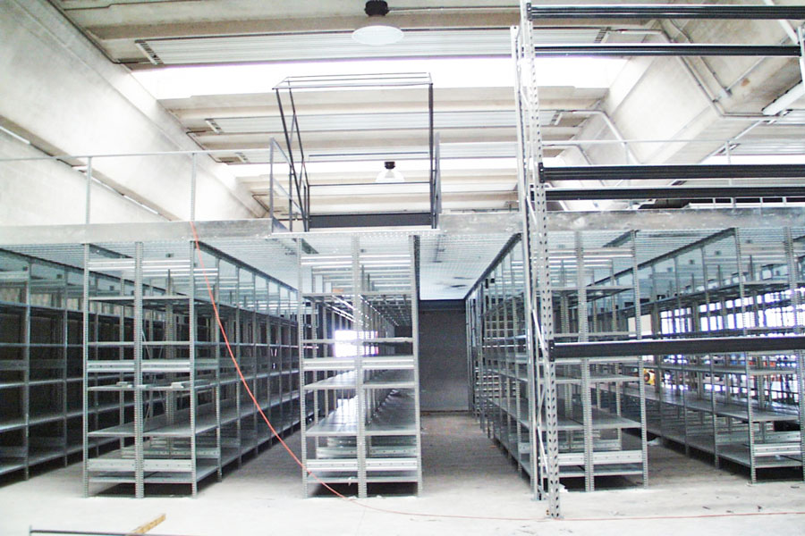 rafturi pentru sarcini mici de tip mezanin